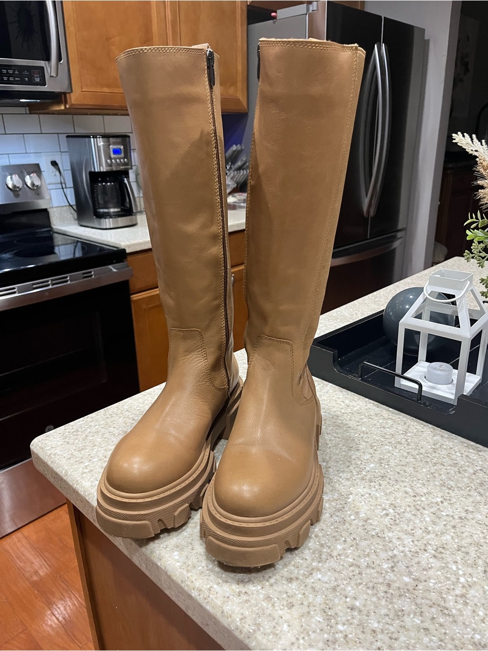 Steve Madden Wayden Tall Leather Chelsea Lug Boots Tan Women’s Size 7 - Picture 3 of 7